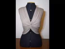 Tutorial sencillo: Cómo hacer una blusa de falso drapeado en casa