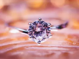 Descubre nuestra selección de joyería de anillos de compromiso