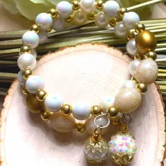 Perlas y trencillas: la combinación perfecta para una pulsera elegante y moderna